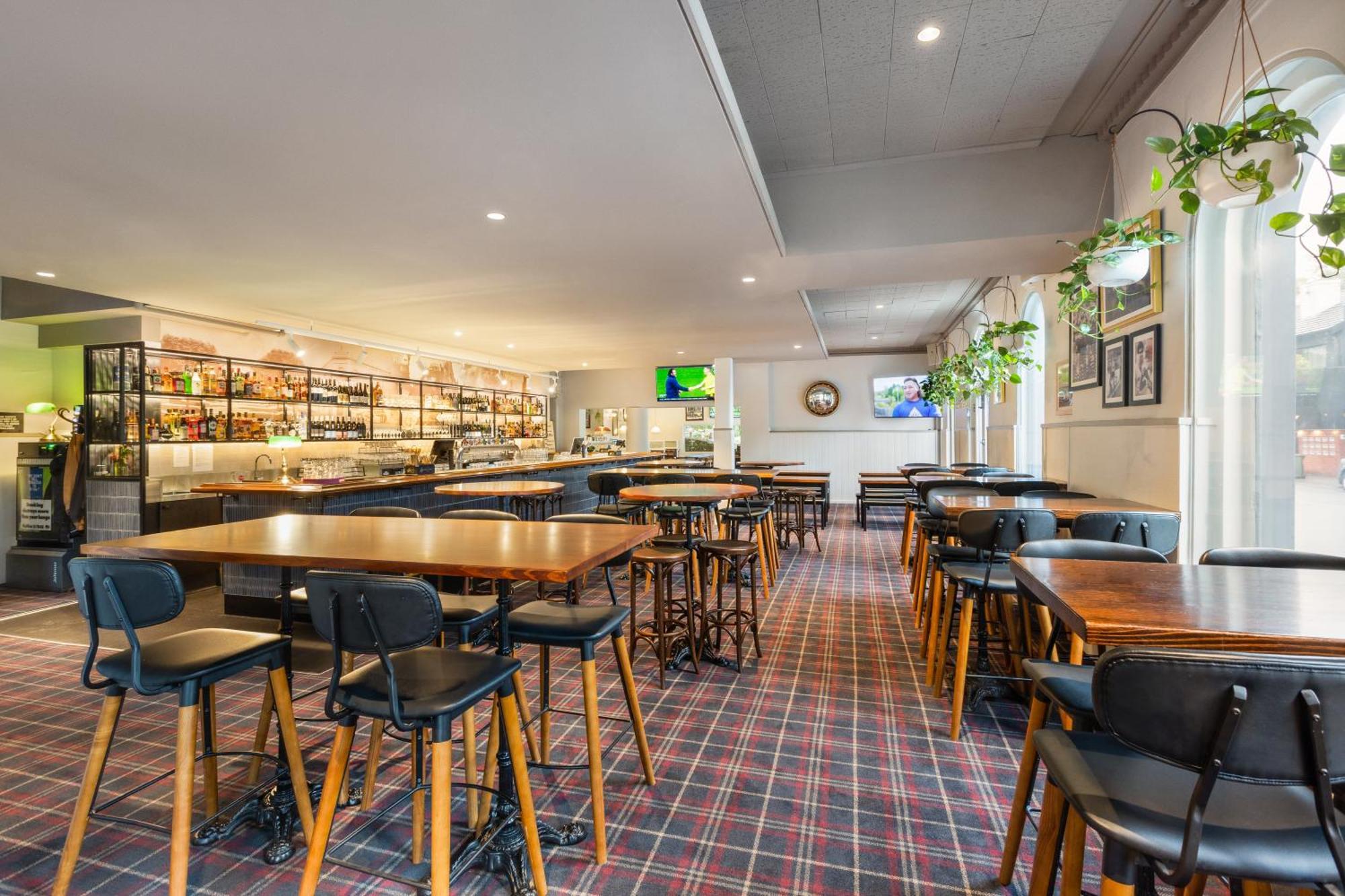 College Lawn Hotel Melbourne Exterior photo